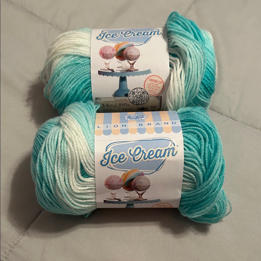 Lion Brand Ice Cream Yarn - mint and White 2 skeins